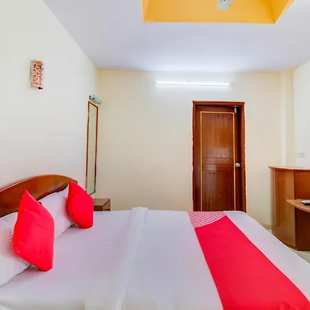 Oyo 66827 Island Club Hotel 3*
