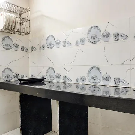 Guest house Oyo 45370 Elegant Powai 3*
