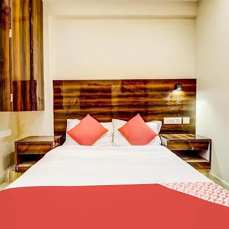 Oyo 43828 Zara 3* Mumbai