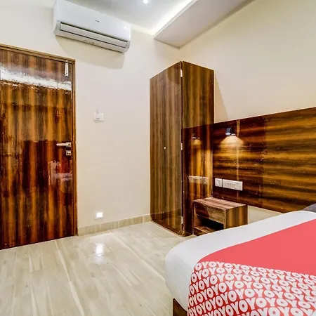 Oyo 43828 Zara Hotel Mumbai