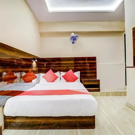 Oyo 43828 Zara Hotel 3*
