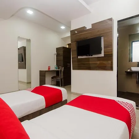 Hotel Capital O Konak Near Chhatrapati Shivaji International Airport 3*