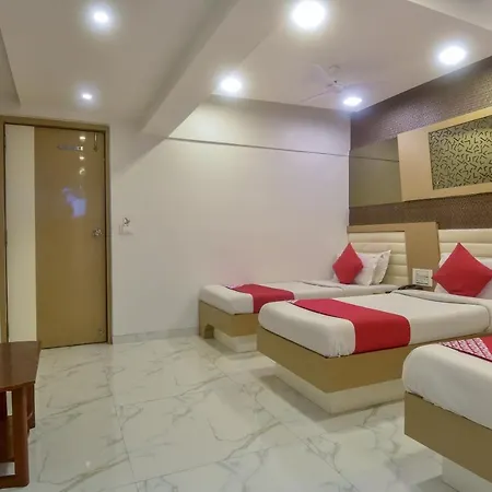 Oyo 28893 Gulf Hotel