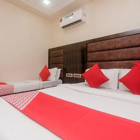 Hotel Vaccinated Staff - Oyo 22055 Dadar Residency Mumbai