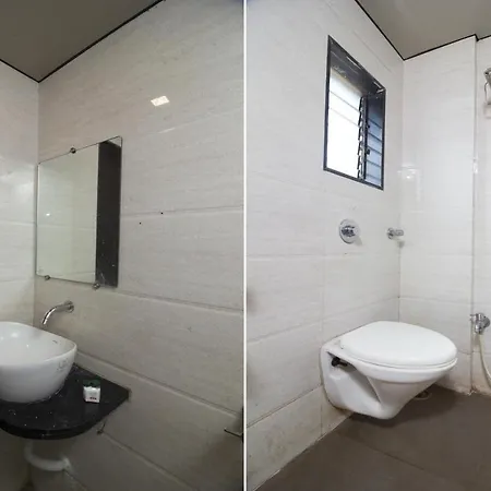 Oyo 37193 Vijay Sagar Deluxe 3*