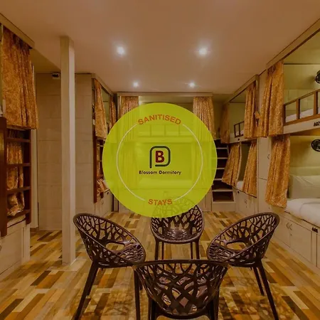 Hostel Blossom For Male And Female *
