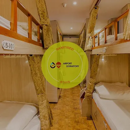 Hostel Hygeinic Airport Dormitory Near By Bom *