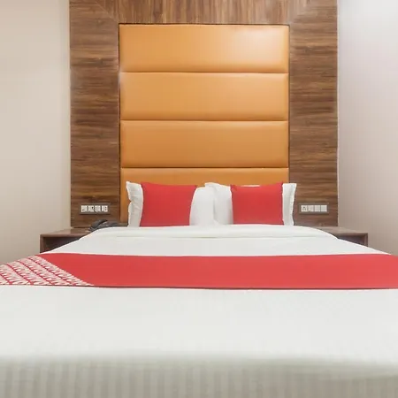 Blue Executive Near Chhatrapati Shivaji International Airport Hotel 3*