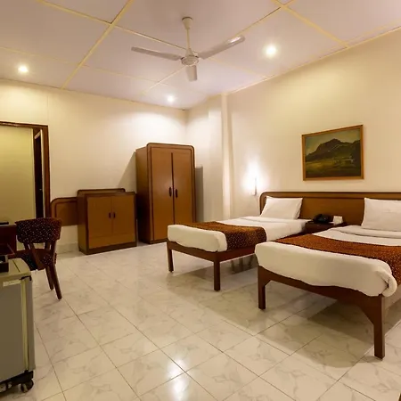Hotel Grand - Ballard Estate,