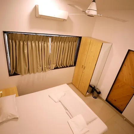 Nap Manor Hostel *