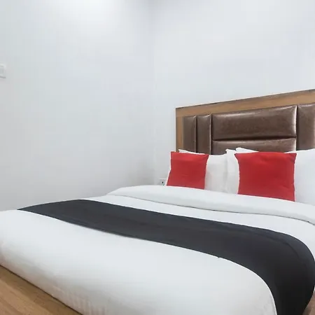 Hotel Capital O 68823 Baba's Residency 3*
