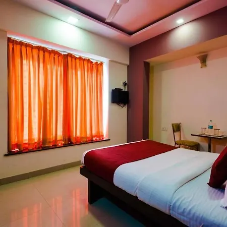 Golden Plaza Hotel 3*