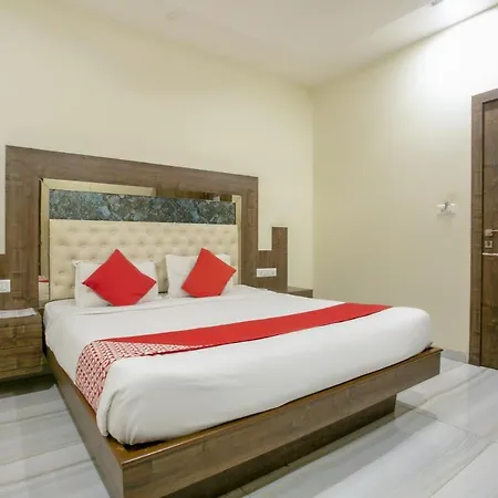 Oyo Flagship 76107 Royce Executive Hotel Mumbai