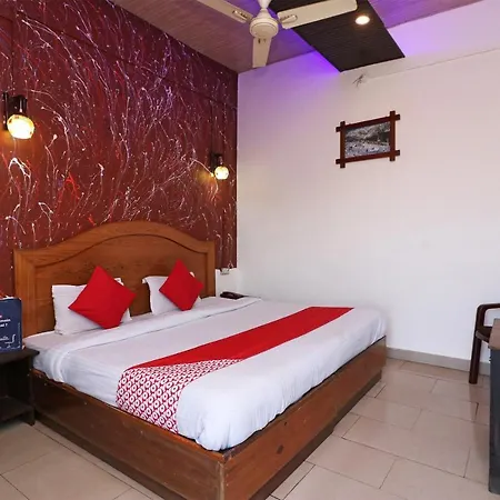 Flora Suites 3*