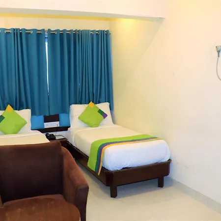 Hexhotel Castle New Hotel 3*