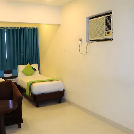 Hexhotel Castle New 3*