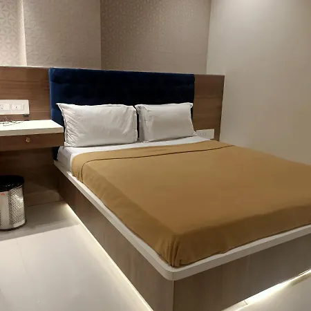 Elegance Hotel 2*