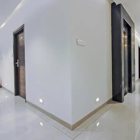 Flora Suites Hotel 3*