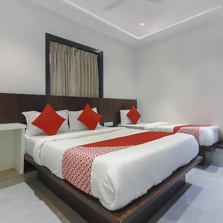 Flora Suites Hotel 3*