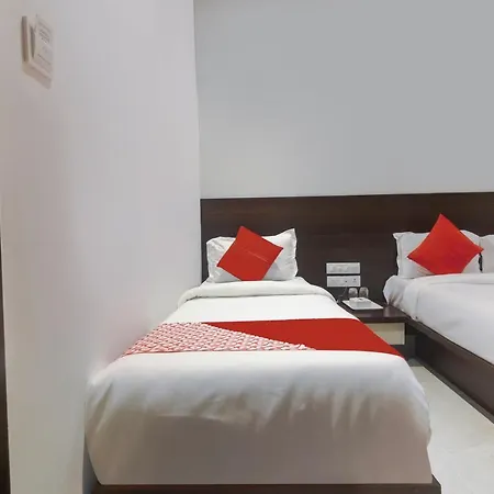 Flora Suites Hotel 3*