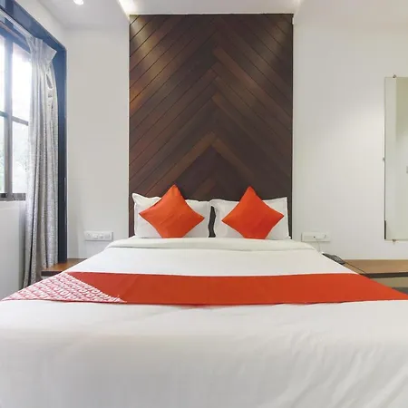 Flora Suites 3*
