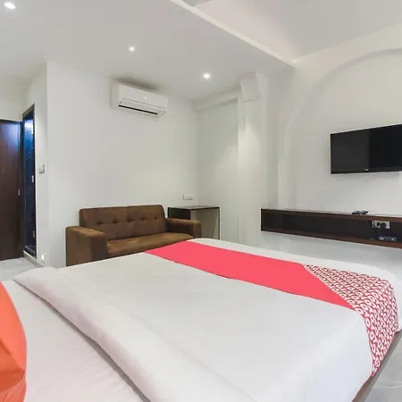 Flora Suites 3*
