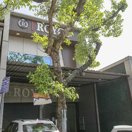 Oyo Flagship 76107 Royce Executive Hotel 3*