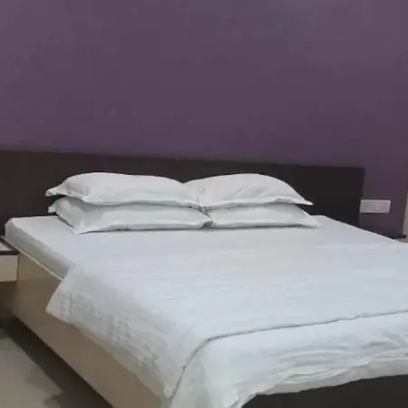 Pals Hotel 2*
