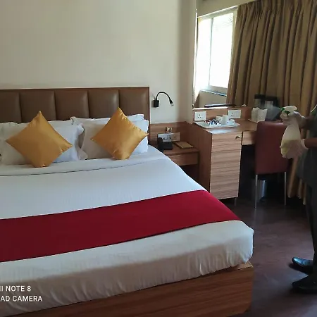 Hotel Plaza Mumbai