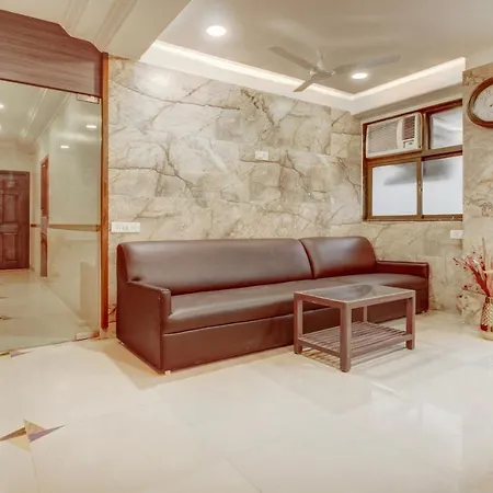 Hotel Treebo Cruz Royale Santacruz West Mumbai
