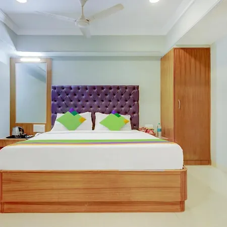 Hotel Treebo Cruz Royale Santacruz West Mumbai