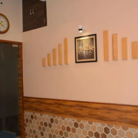 Nest And Rest Hotel 3*