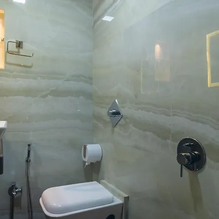 Onn Shelter Hotel