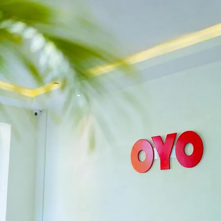 Oyo 77182 Sea Rock Mumbai