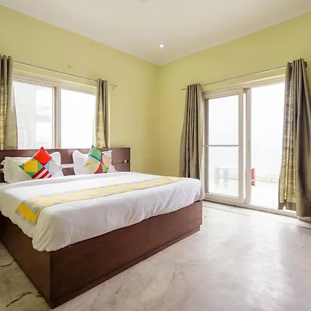 Spot On 40739 Nandi Palace Spot Guest house