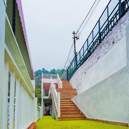 Spot On 40739 Nandi Palace Spot Guest house