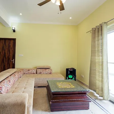 Guest house Spot On 40739 Nandi Palace Spot