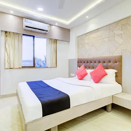 Capital O 77296 Jalaja Hotel