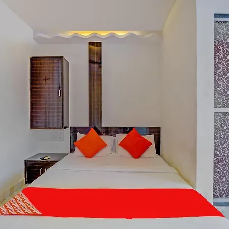 Hotel Oyo 76486 Silver Moon 2*