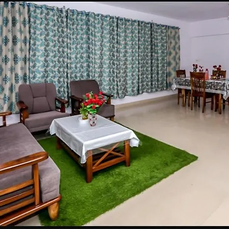 Aristo Serviced Near Kokilaben Dhirubai Ambani Hospital For Family Only