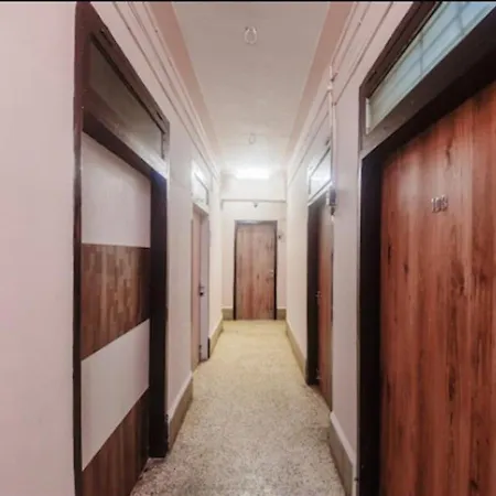 Subhash- Andheri 3* Mumbai