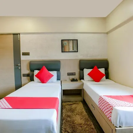 Oyo Flagship 75787 Meadow Mumbai