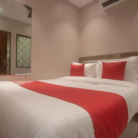 Oyo 41605 Prince Palace Hotel