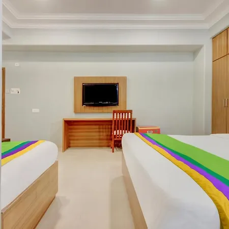 Hotel Treebo Cruz Royale Santacruz West 3*