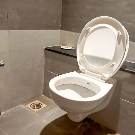 Elegance Hotel 2*