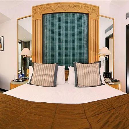 Marine Plaza Hotel