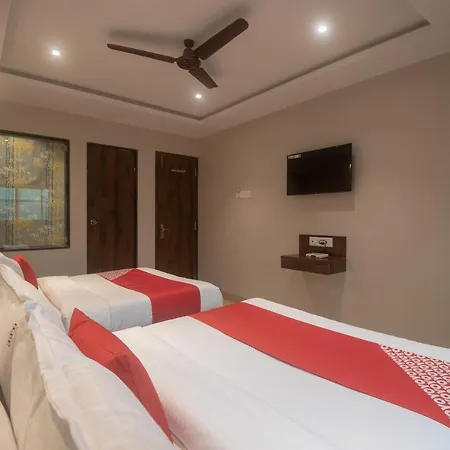 Oyo 41605 Prince Palace Hotel 3*