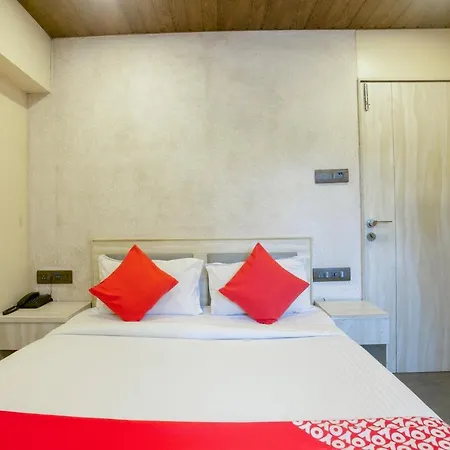 Oyo Flagship 75787 Meadow Hotel