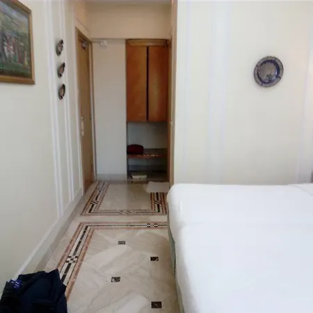 Regency Malabar Hill 3*