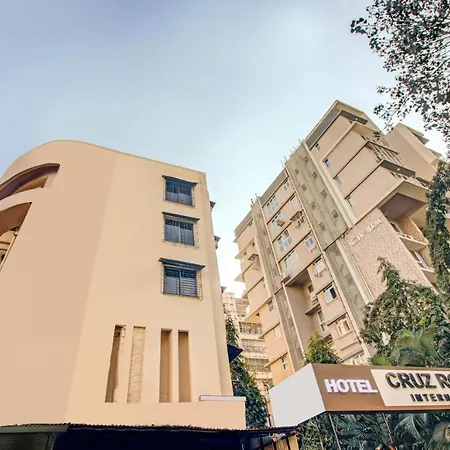 Hotel Treebo Cruz Royale Santacruz West 3*